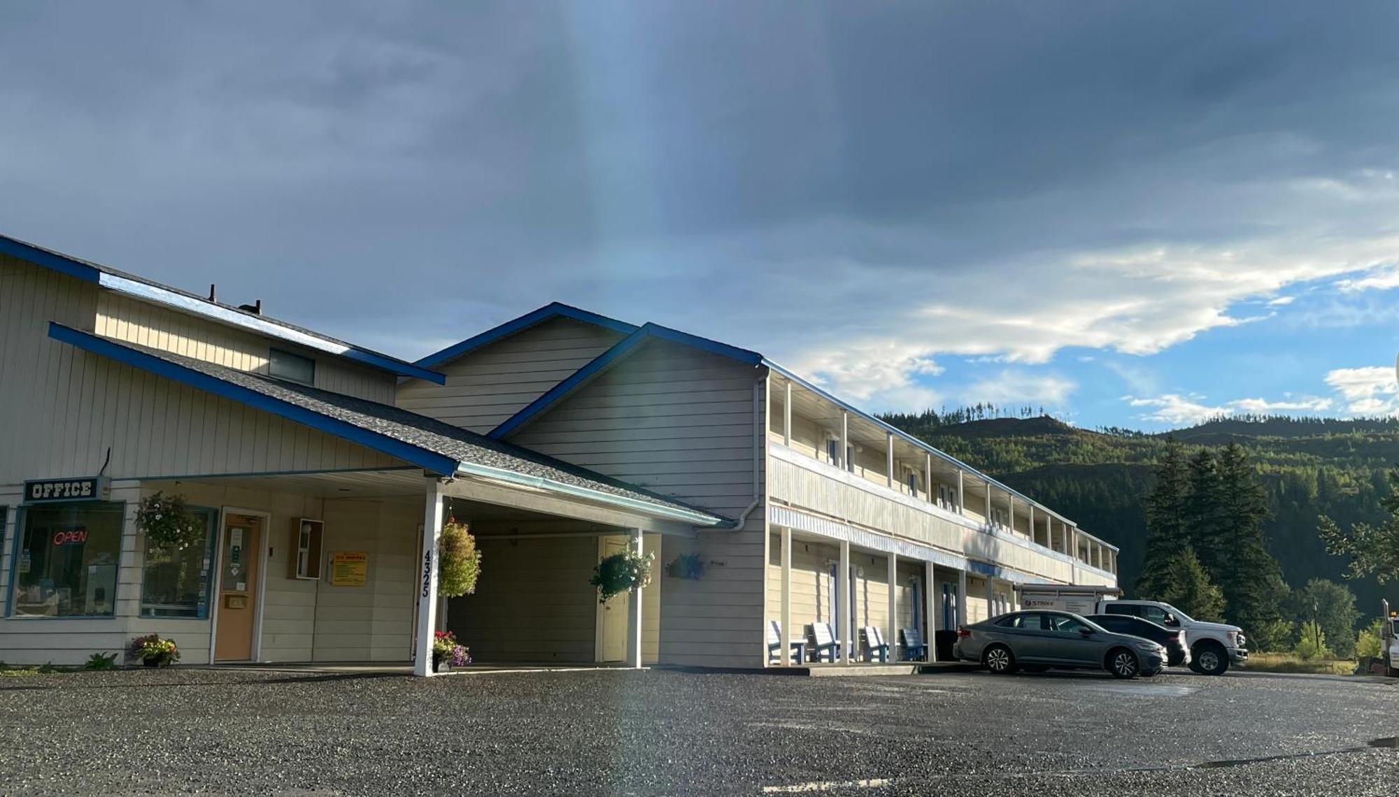 Y-5 Motel Barrière Buitenkant foto